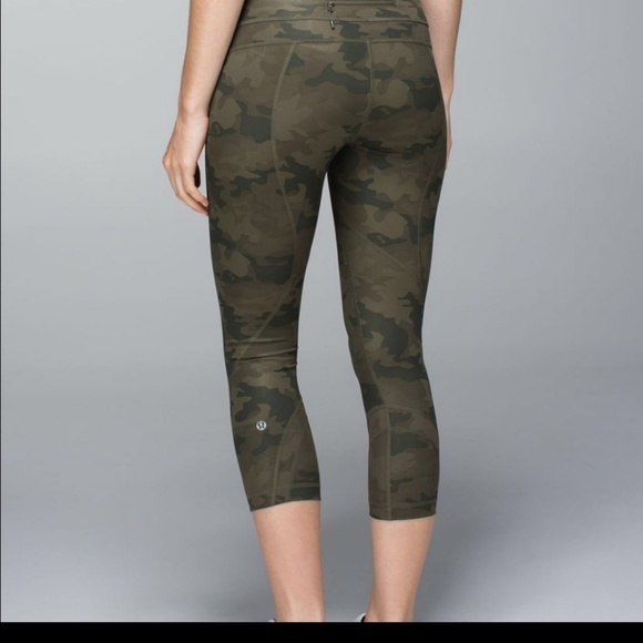 Retired Lululemon Savasana Camo size 4/2 - Picture 5 of 7